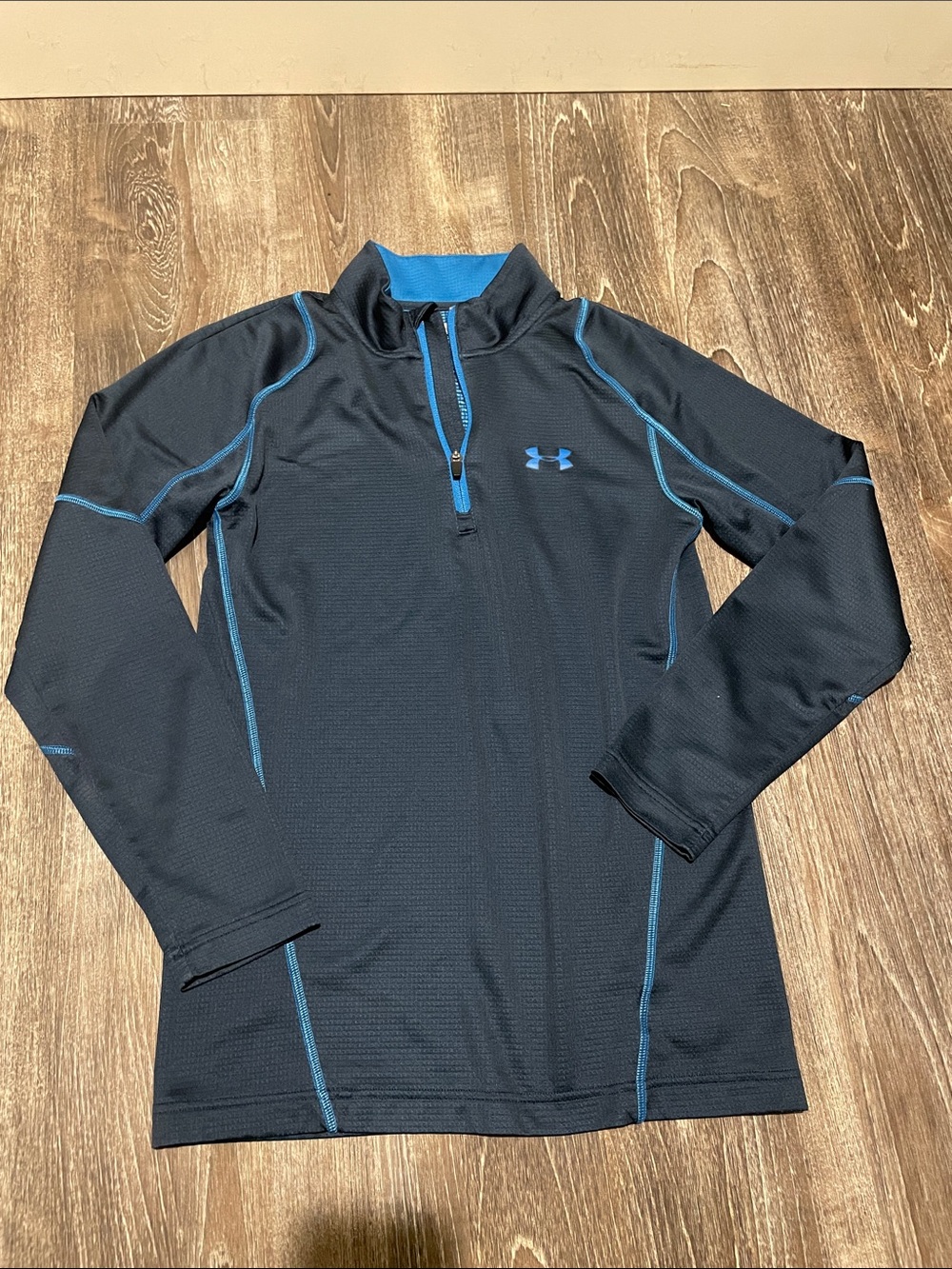 Under Armour Cold Gear Pullover - Size S